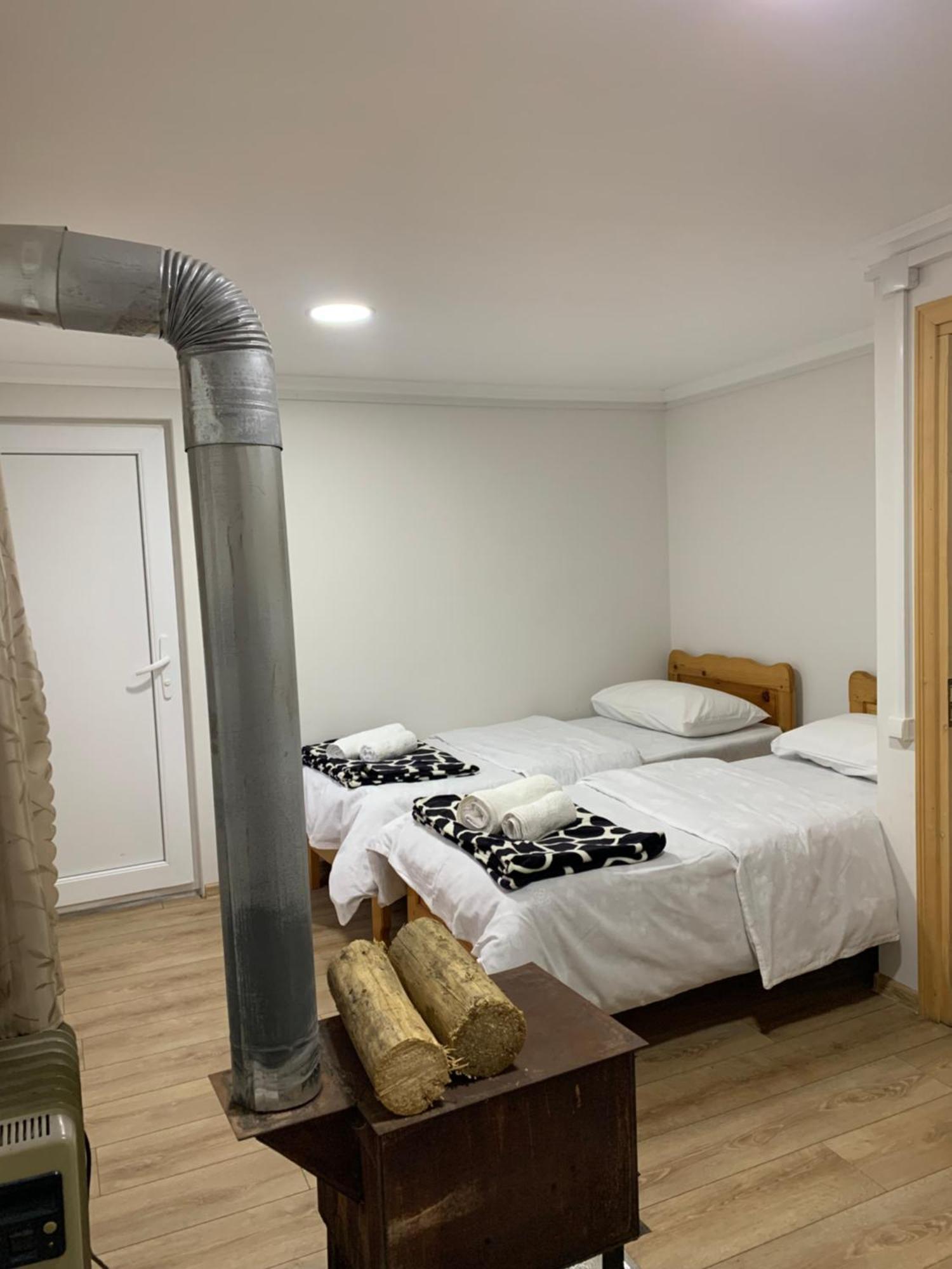 Tebdi Qor, Warm Home Mestia Luaran gambar