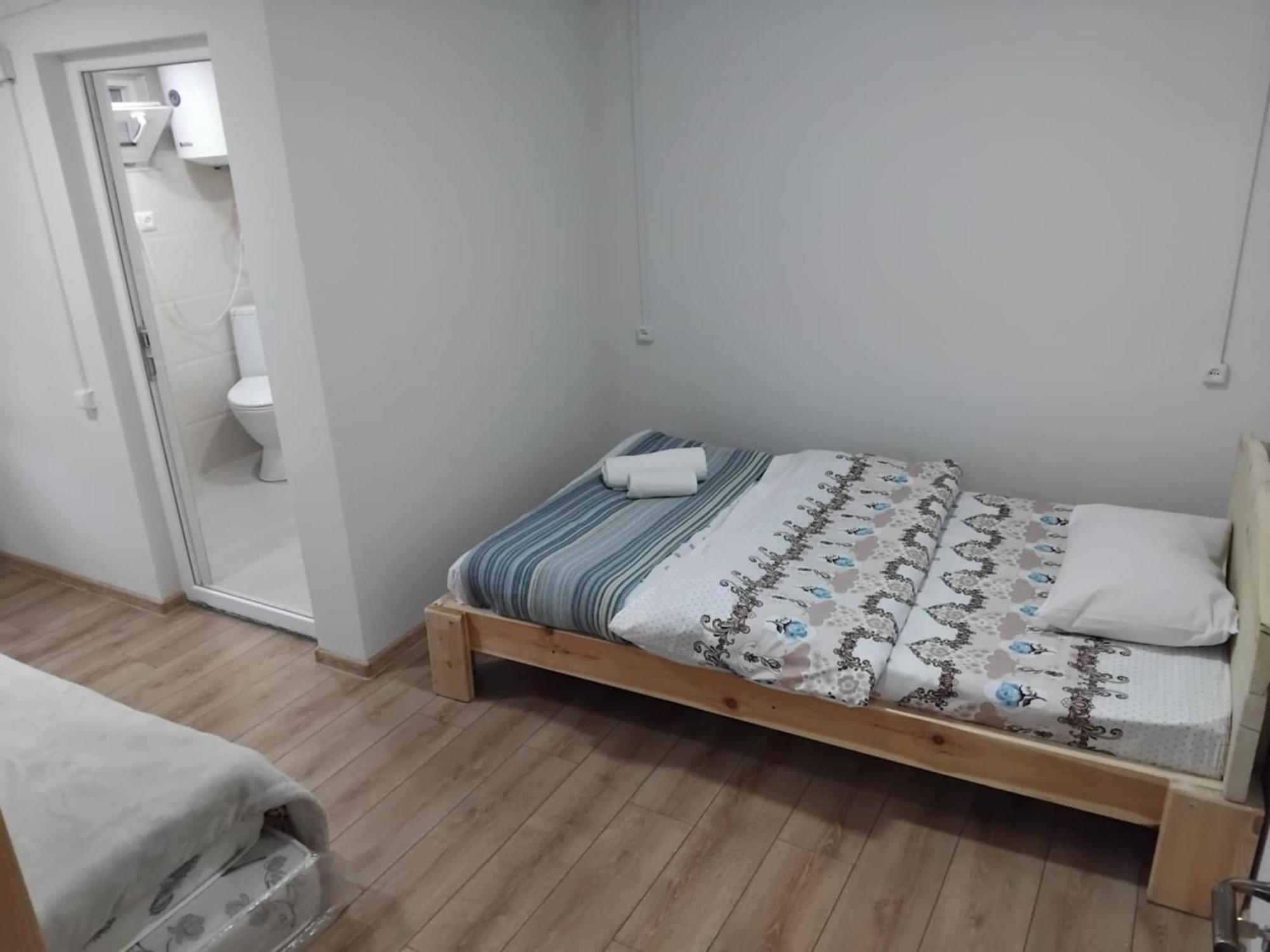 Tebdi Qor, Warm Home Mestia Luaran gambar